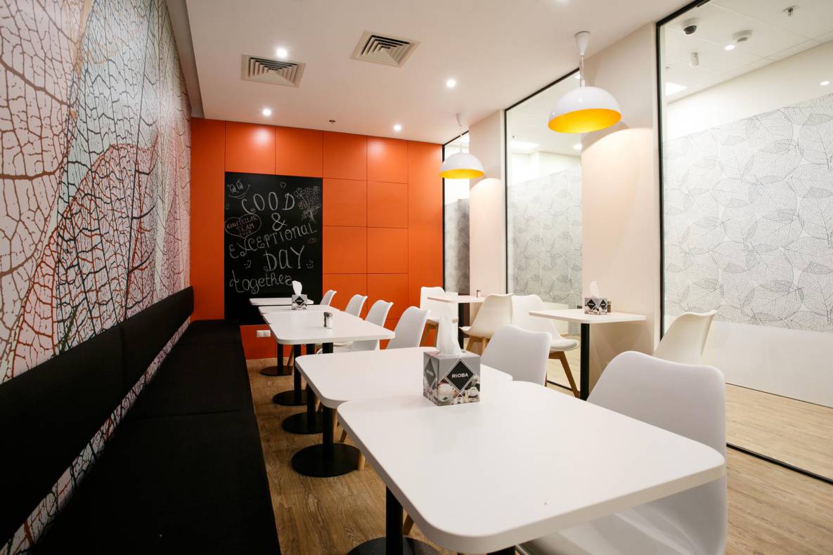 Photos of offices in the Gulliver Business Center image-1