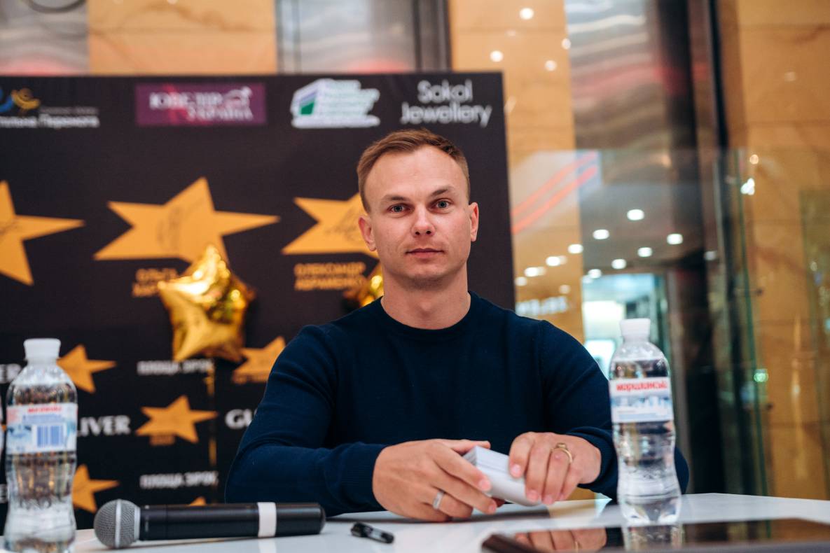Відкриття зірок Светлані Трифонової, Ользі Харлан та Олександру Абраменку image-20 Відкриття зірок Светлані Трифонової, Ользі Харлан та Олександру Абраменку image-20