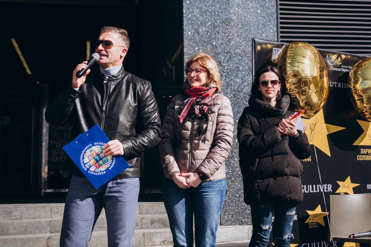 Відкриття зірок ДАР'Ї БІЛОДІД, ЛАРИСІ СОЛОВЙОВІЙ І ЮЛІЇ ЛЕВЧЕНКО image-21 Відкриття зірок ДАР'Ї БІЛОДІД, ЛАРИСІ СОЛОВЙОВІЙ І ЮЛІЇ ЛЕВЧЕНКО image-21