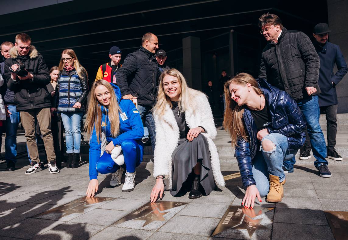 Відкриття зірок ДАР'Ї БІЛОДІД, ЛАРИСІ СОЛОВЙОВІЙ І ЮЛІЇ ЛЕВЧЕНКО image-39 Відкриття зірок ДАР'Ї БІЛОДІД, ЛАРИСІ СОЛОВЙОВІЙ І ЮЛІЇ ЛЕВЧЕНКО image-39