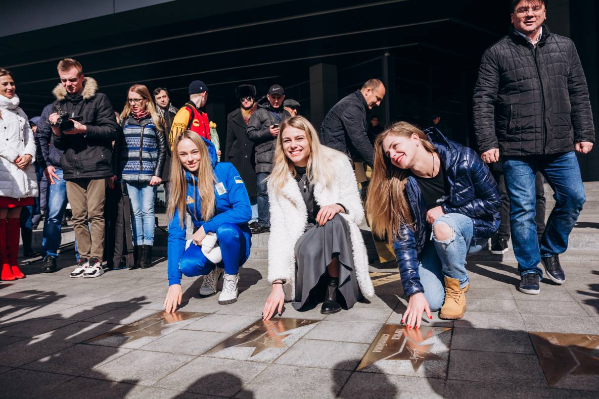Відкриття зірок ДАР'Ї БІЛОДІД, ЛАРИСІ СОЛОВЙОВІЙ І ЮЛІЇ ЛЕВЧЕНКО image-40 Відкриття зірок ДАР'Ї БІЛОДІД, ЛАРИСІ СОЛОВЙОВІЙ І ЮЛІЇ ЛЕВЧЕНКО image-40