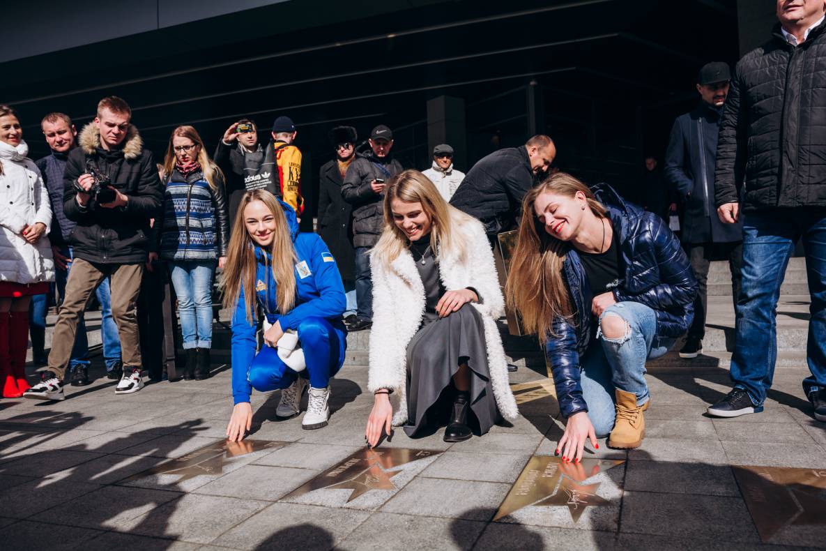 Відкриття зірок ДАР'Ї БІЛОДІД, ЛАРИСІ СОЛОВЙОВІЙ І ЮЛІЇ ЛЕВЧЕНКО image-44 Відкриття зірок ДАР'Ї БІЛОДІД, ЛАРИСІ СОЛОВЙОВІЙ І ЮЛІЇ ЛЕВЧЕНКО image-44