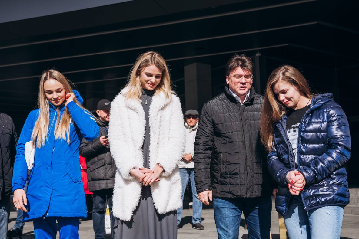 Відкриття зірок ДАР'Ї БІЛОДІД, ЛАРИСІ СОЛОВЙОВІЙ І ЮЛІЇ ЛЕВЧЕНКО image-47 Відкриття зірок ДАР'Ї БІЛОДІД, ЛАРИСІ СОЛОВЙОВІЙ І ЮЛІЇ ЛЕВЧЕНКО image-47