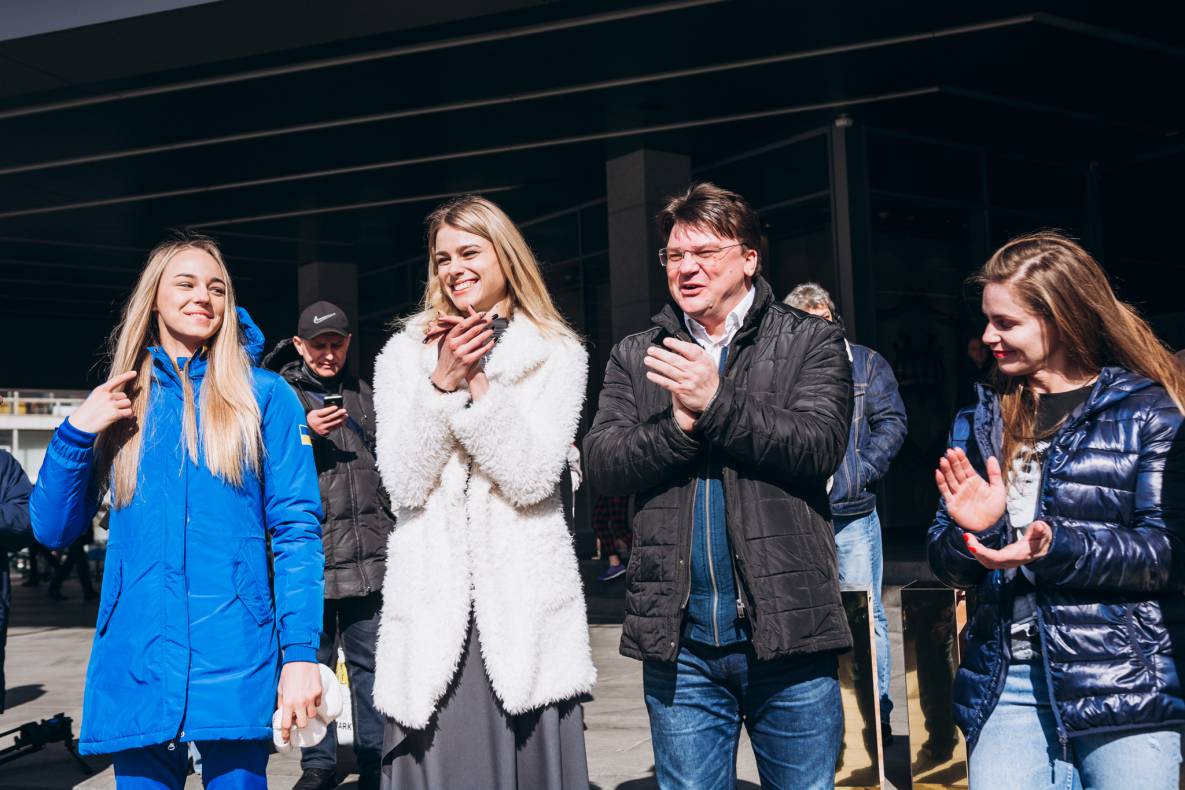 Відкриття зірок ДАР'Ї БІЛОДІД, ЛАРИСІ СОЛОВЙОВІЙ І ЮЛІЇ ЛЕВЧЕНКО image-54 Відкриття зірок ДАР'Ї БІЛОДІД, ЛАРИСІ СОЛОВЙОВІЙ І ЮЛІЇ ЛЕВЧЕНКО image-54
