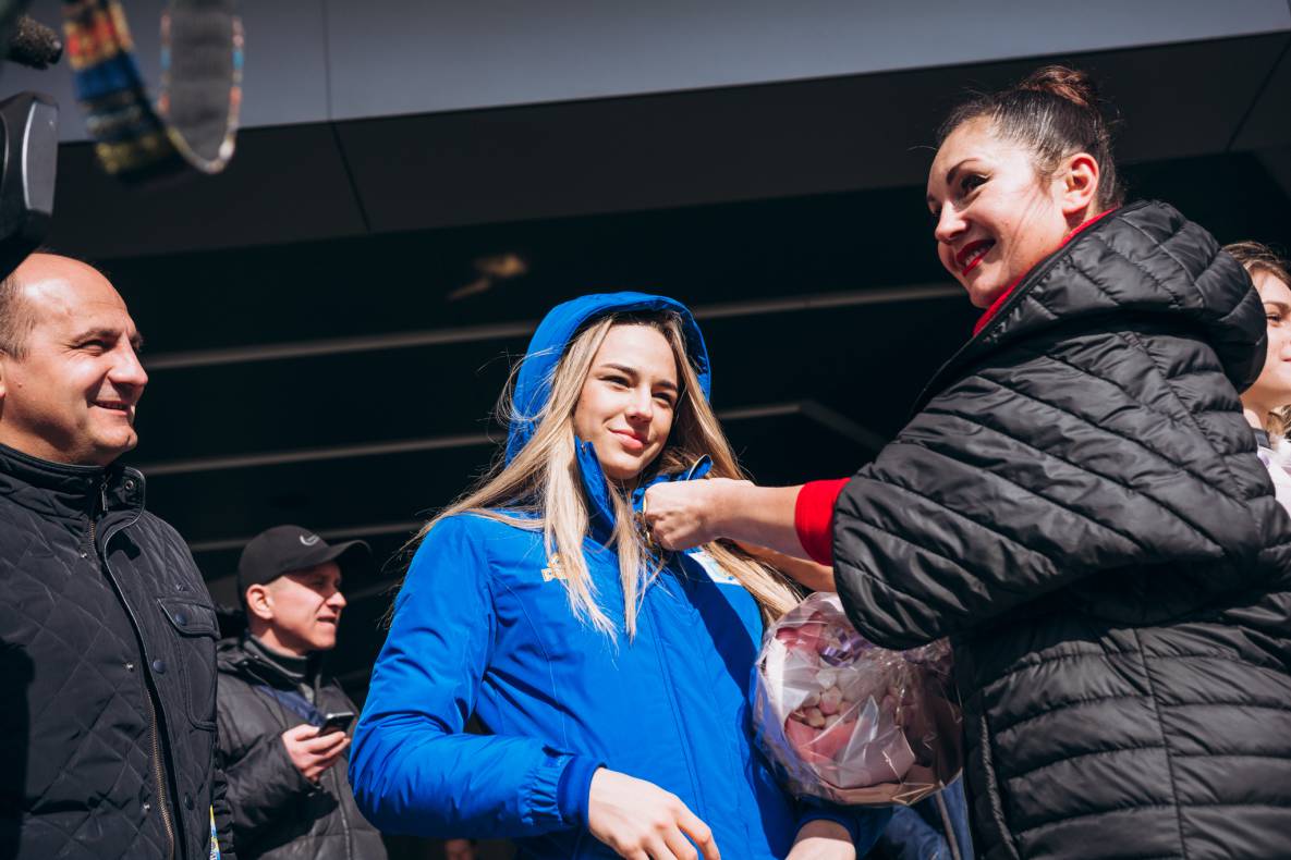 Відкриття зірок ДАР'Ї БІЛОДІД, ЛАРИСІ СОЛОВЙОВІЙ І ЮЛІЇ ЛЕВЧЕНКО image-84 Відкриття зірок ДАР'Ї БІЛОДІД, ЛАРИСІ СОЛОВЙОВІЙ І ЮЛІЇ ЛЕВЧЕНКО image-84