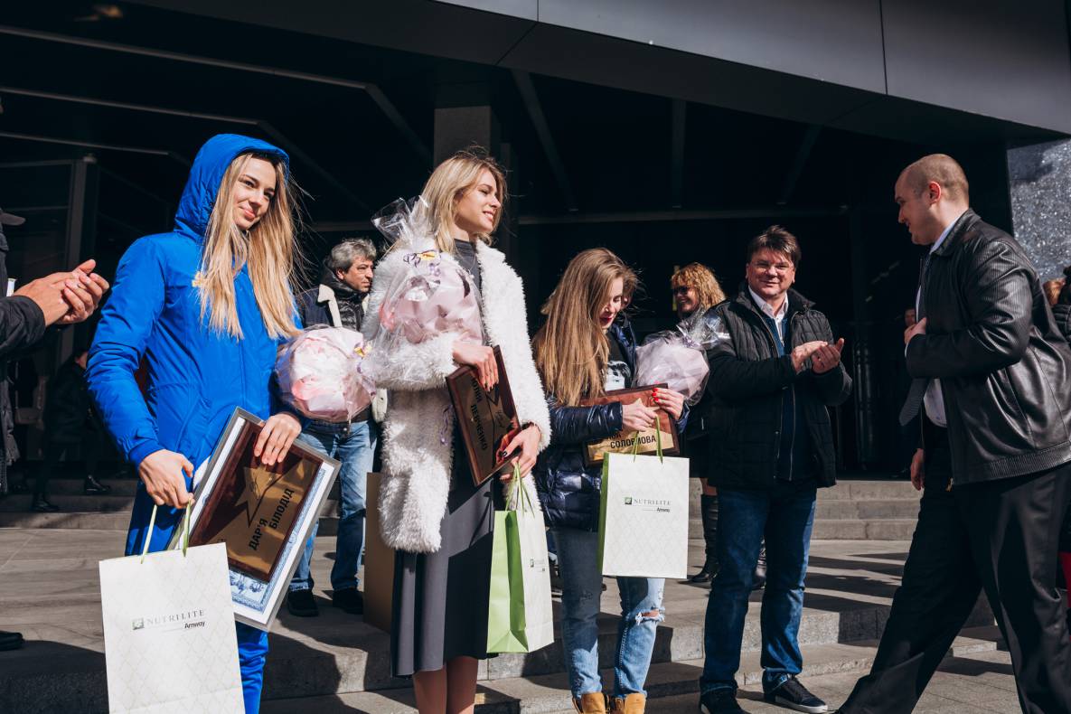 Відкриття зірок ДАР'Ї БІЛОДІД, ЛАРИСІ СОЛОВЙОВІЙ І ЮЛІЇ ЛЕВЧЕНКО image-90 Відкриття зірок ДАР'Ї БІЛОДІД, ЛАРИСІ СОЛОВЙОВІЙ І ЮЛІЇ ЛЕВЧЕНКО image-90