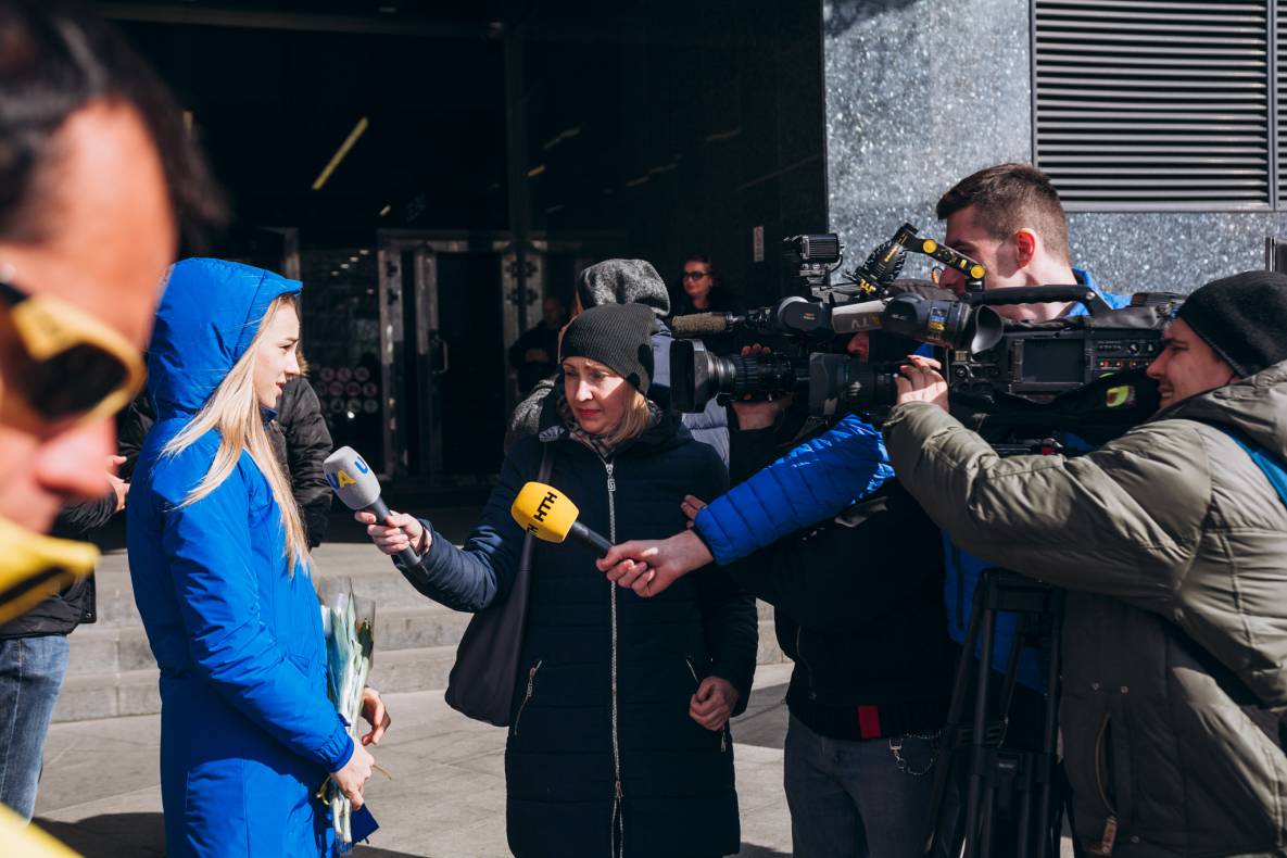 Відкриття зірок ДАР'Ї БІЛОДІД, ЛАРИСІ СОЛОВЙОВІЙ І ЮЛІЇ ЛЕВЧЕНКО image-100 Відкриття зірок ДАР'Ї БІЛОДІД, ЛАРИСІ СОЛОВЙОВІЙ І ЮЛІЇ ЛЕВЧЕНКО image-100