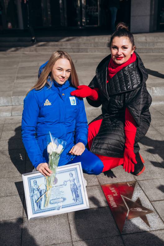 Відкриття зірок ДАР'Ї БІЛОДІД, ЛАРИСІ СОЛОВЙОВІЙ І ЮЛІЇ ЛЕВЧЕНКО image-104 Відкриття зірок ДАР'Ї БІЛОДІД, ЛАРИСІ СОЛОВЙОВІЙ І ЮЛІЇ ЛЕВЧЕНКО image-104