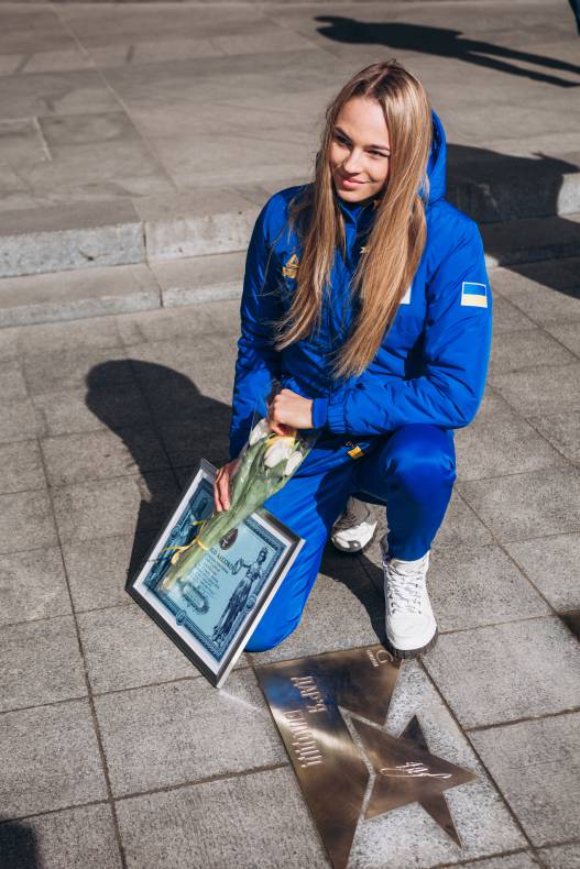Відкриття зірок ДАР'Ї БІЛОДІД, ЛАРИСІ СОЛОВЙОВІЙ І ЮЛІЇ ЛЕВЧЕНКО image-106 Відкриття зірок ДАР'Ї БІЛОДІД, ЛАРИСІ СОЛОВЙОВІЙ І ЮЛІЇ ЛЕВЧЕНКО image-106