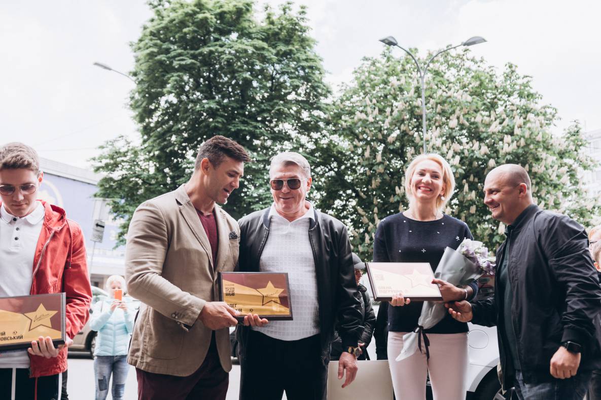 Відкриття зірок Олегу Блохіну, Олені Підгрушній та зірки пам'яті Валерію Лобановському image-23 Відкриття зірок Олегу Блохіну, Олені Підгрушній та зірки пам'яті Валерію Лобановському image-23