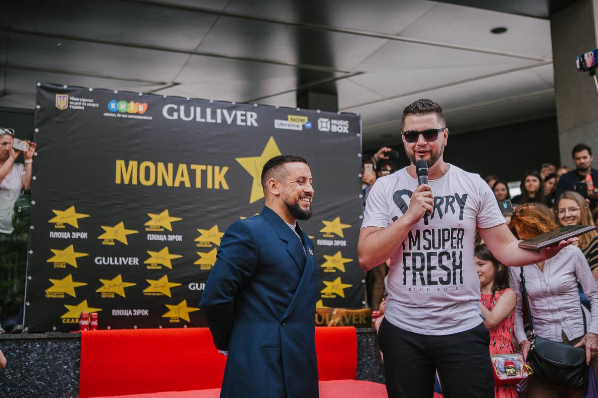 Відкриття зірки MONATIK на Площі зірок image-16 Відкриття зірки MONATIK на Площі зірок image-16