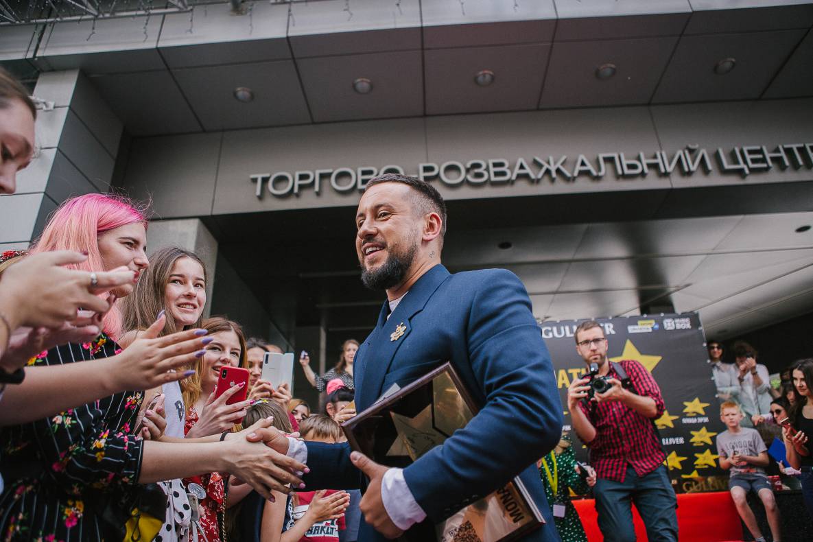 Відкриття зірки MONATIK на Площі зірок image-21 Відкриття зірки MONATIK на Площі зірок image-21