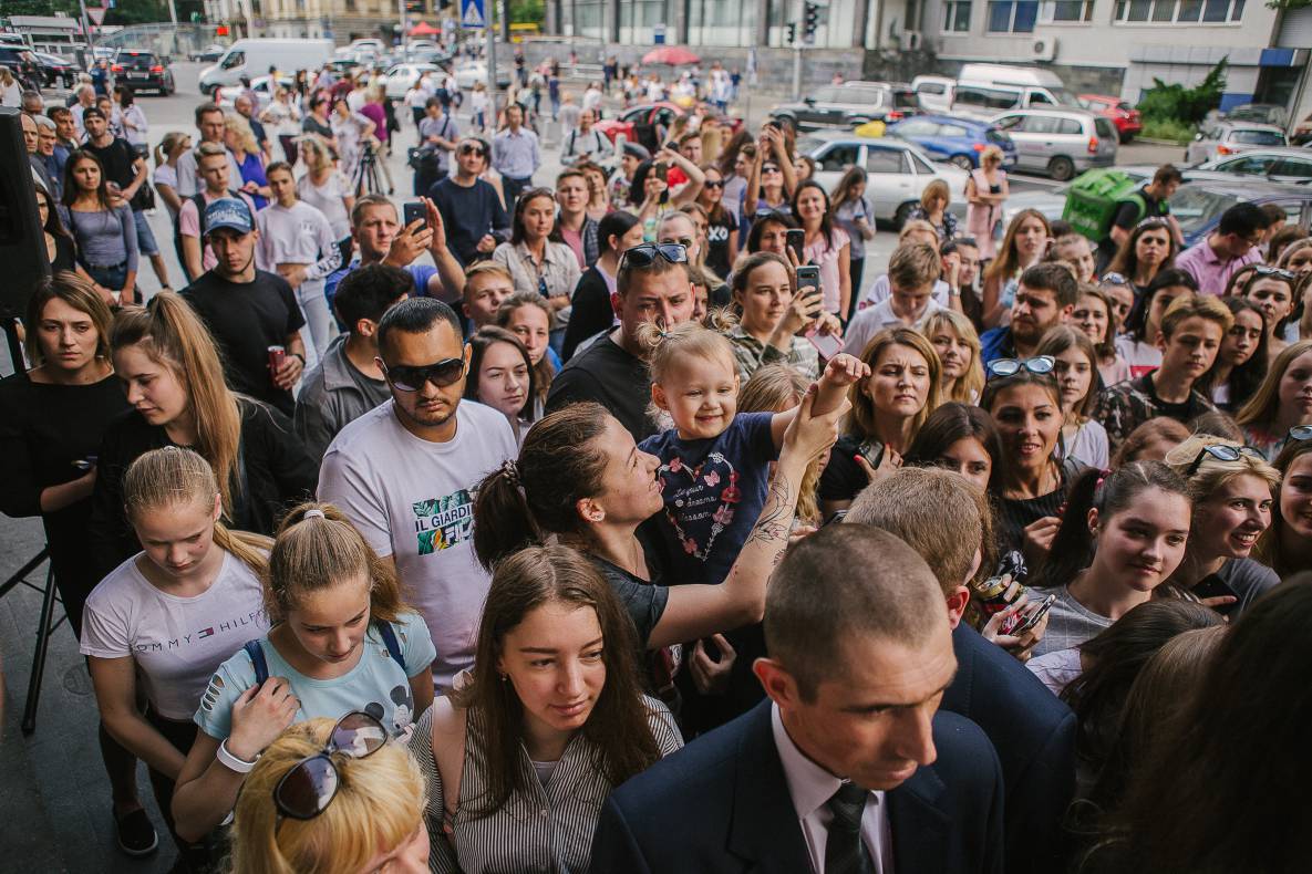 Відкриття зірки MONATIK на Площі зірок image-29 Відкриття зірки MONATIK на Площі зірок image-29