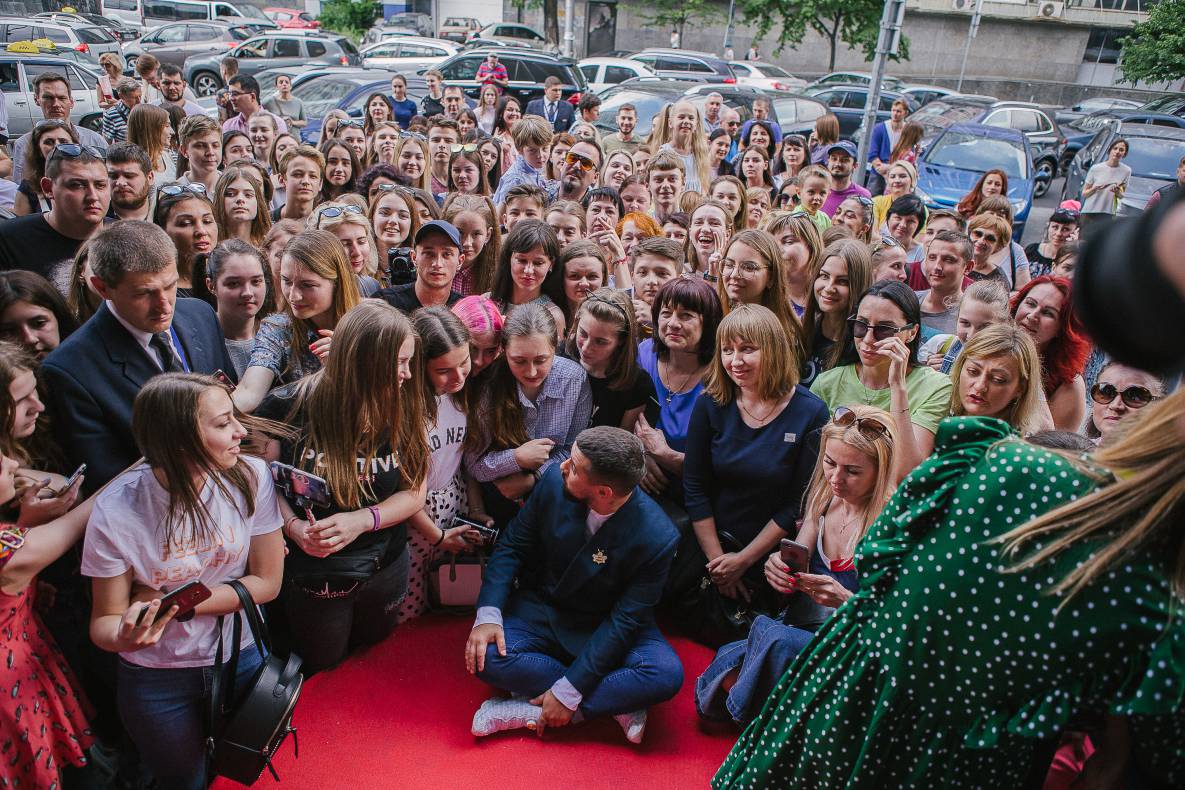 Відкриття зірки MONATIK на Площі зірок image-33 Відкриття зірки MONATIK на Площі зірок image-33