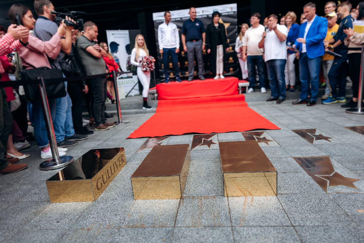 Відкриття зірок: Андрію Шевченку, Ірині Дерюгіній та Дмитру Христичу на Площі зірок image-62 Відкриття зірок: Андрію Шевченку, Ірині Дерюгіній та Дмитру Христичу на Площі зірок image-62