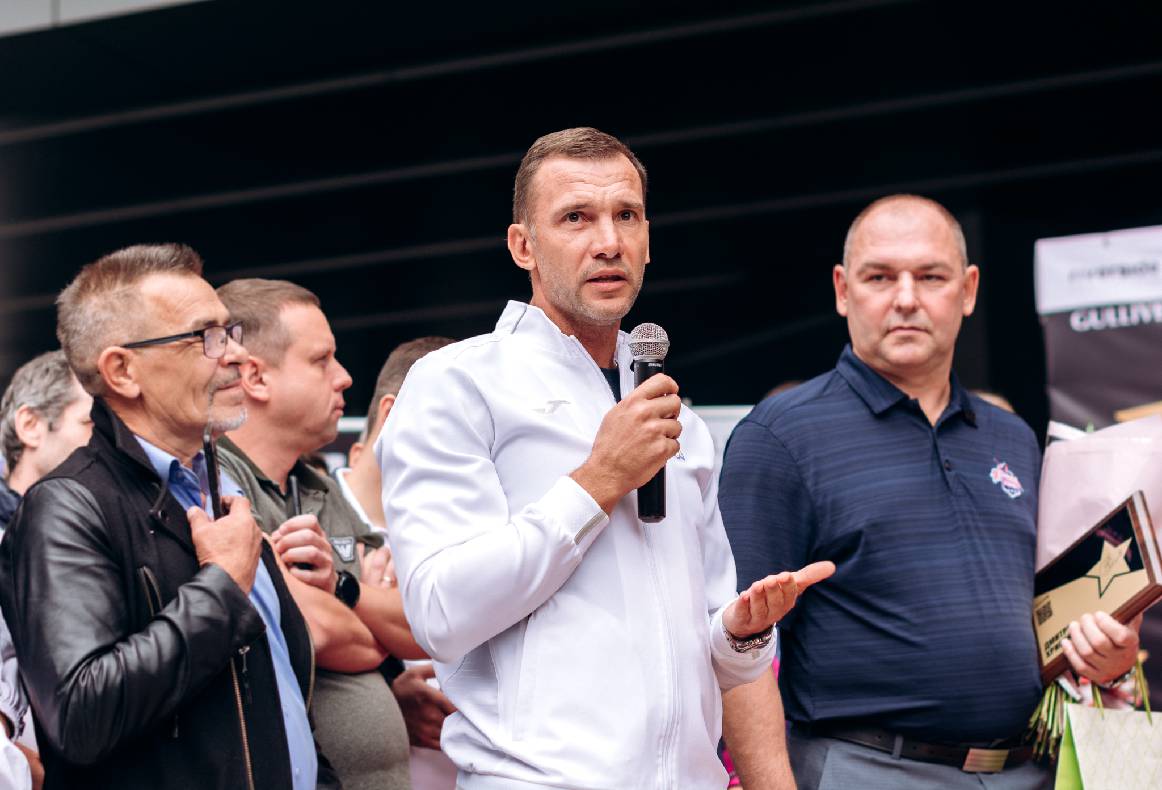 Відкриття зірок: Андрію Шевченку, Ірині Дерюгіній та Дмитру Христичу на Площі зірок image-77 Відкриття зірок: Андрію Шевченку, Ірині Дерюгіній та Дмитру Христичу на Площі зірок image-77