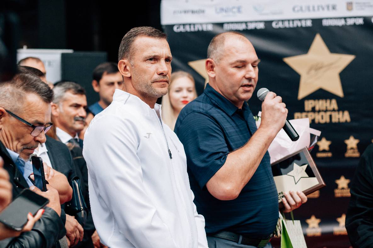Відкриття зірок: Андрію Шевченку, Ірині Дерюгіній та Дмитру Христичу на Площі зірок image-9 Відкриття зірок: Андрію Шевченку, Ірині Дерюгіній та Дмитру Христичу на Площі зірок image-9