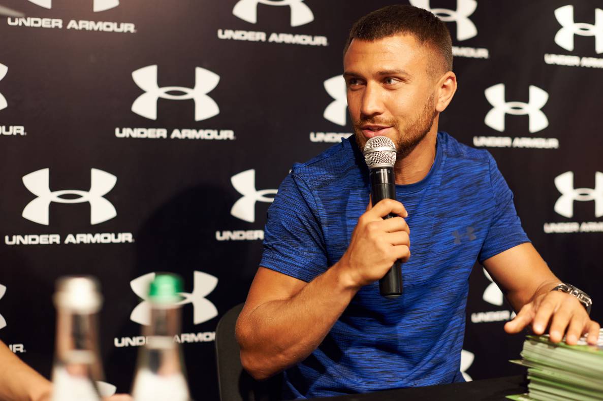 Встреча с Василием Ломаченко и «Спортивный аукцион» в новом магазине Under Armour в ТРЦ GULLIVER image-1