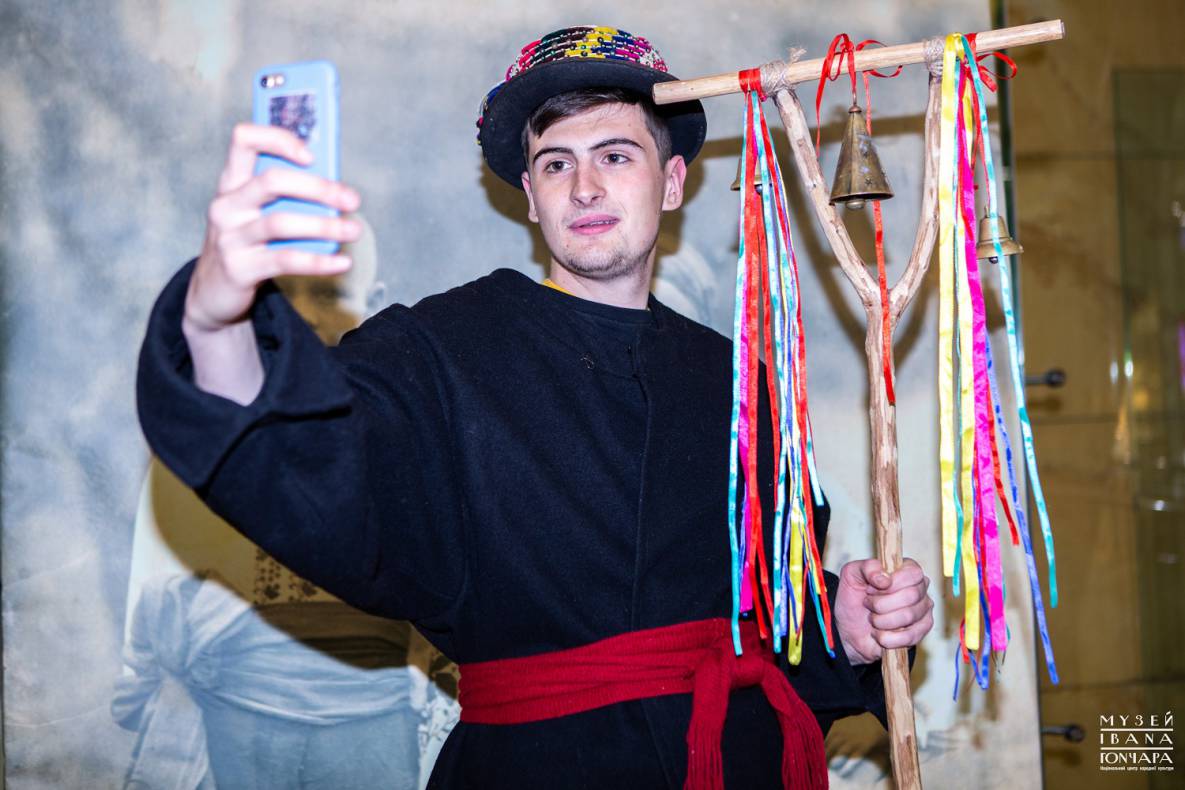 Populate in the traditional way, or As noted on the International Day of Museum Selfies in the Museum of Ivan Gonchar image-8