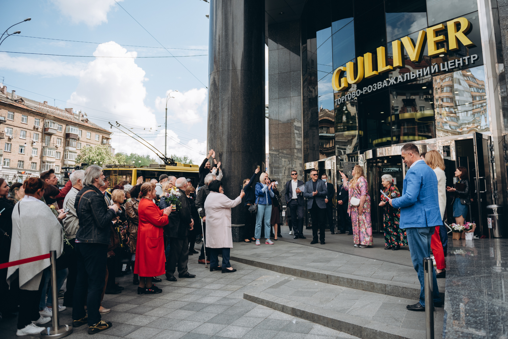 На Площі Зірок запалали дві зірки талановитих та неймовірно гарних актрис Галини Яблонської та Олесі Жураківської. image-9 На Площі Зірок запалали дві зірки талановитих та неймовірно гарних актрис Галини Яблонської та Олесі Жураківської. image-9