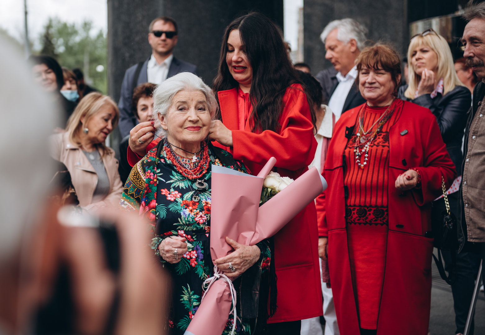 На Площі Зірок запалали дві зірки талановитих та неймовірно гарних актрис Галини Яблонської та Олесі Жураківської. image-27 На Площі Зірок запалали дві зірки талановитих та неймовірно гарних актрис Галини Яблонської та Олесі Жураківської. image-27