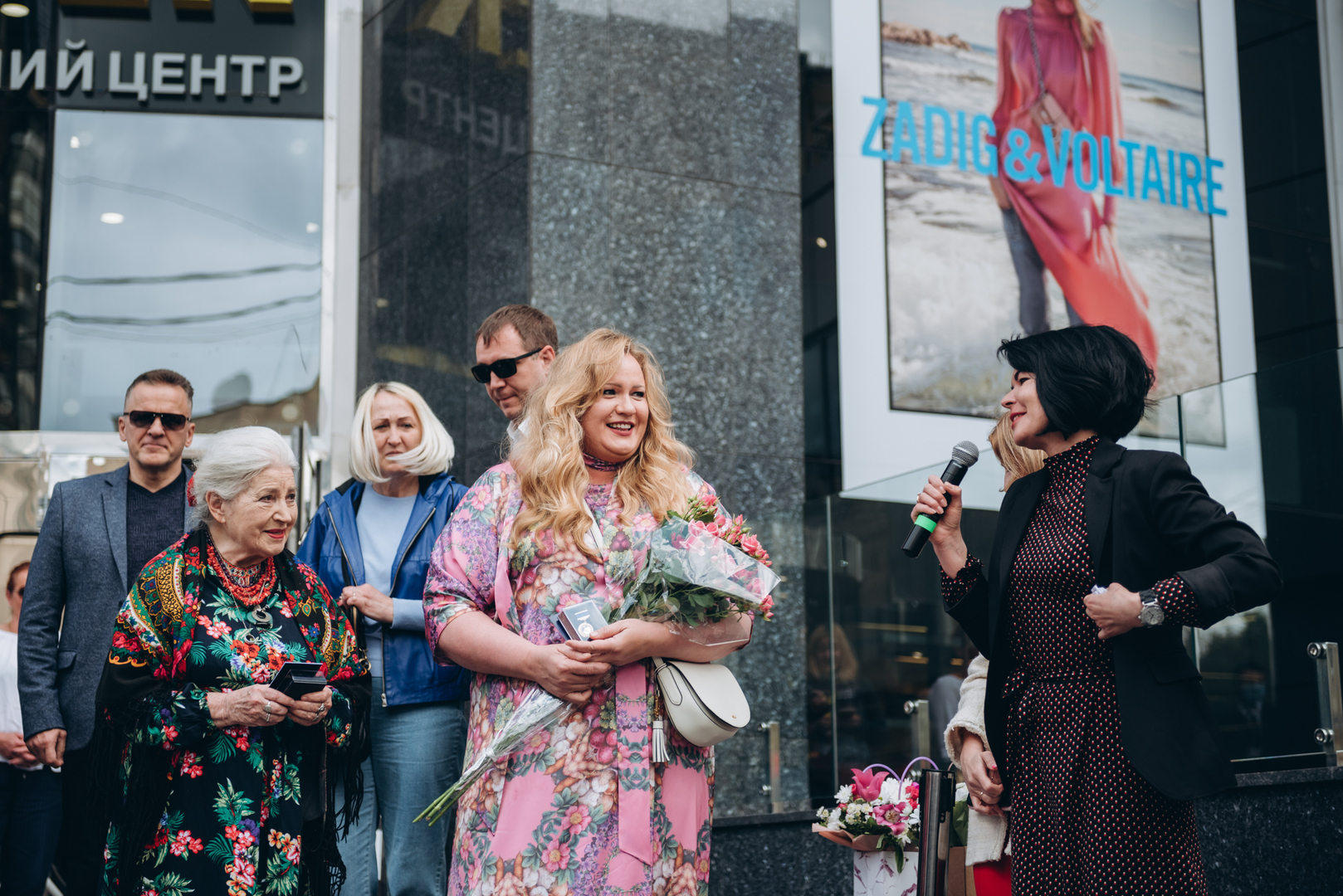 На Площі Зірок запалали дві зірки талановитих та неймовірно гарних актрис Галини Яблонської та Олесі Жураківської. image-43 На Площі Зірок запалали дві зірки талановитих та неймовірно гарних актрис Галини Яблонської та Олесі Жураківської. image-43