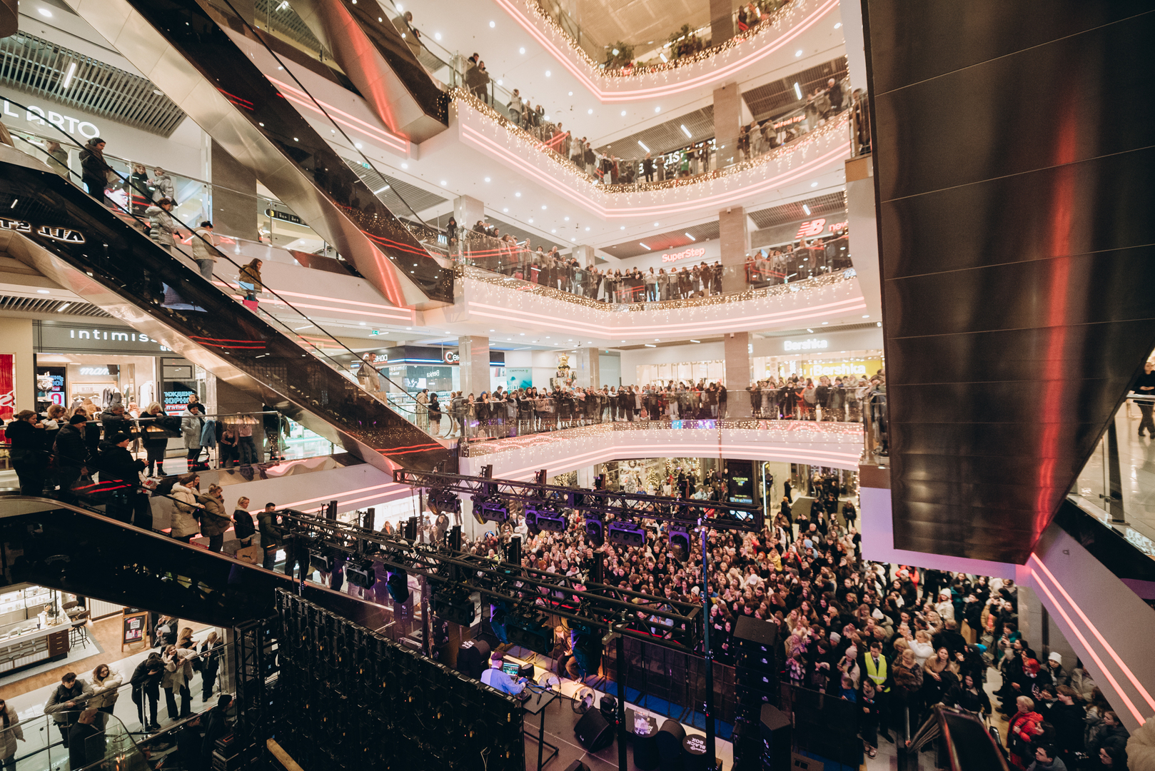 Чорна п’ятниця 2024 в ТРЦ Gulliver image-107