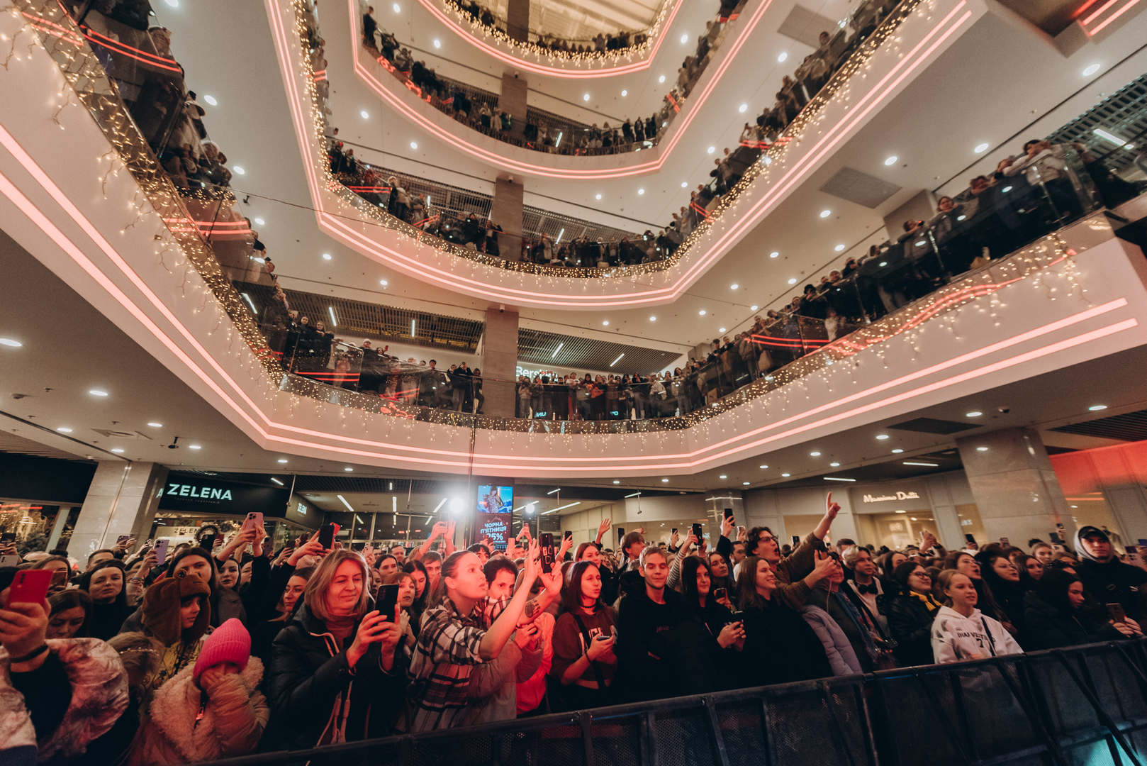 Чорна п’ятниця 2024 в ТРЦ Gulliver image-283