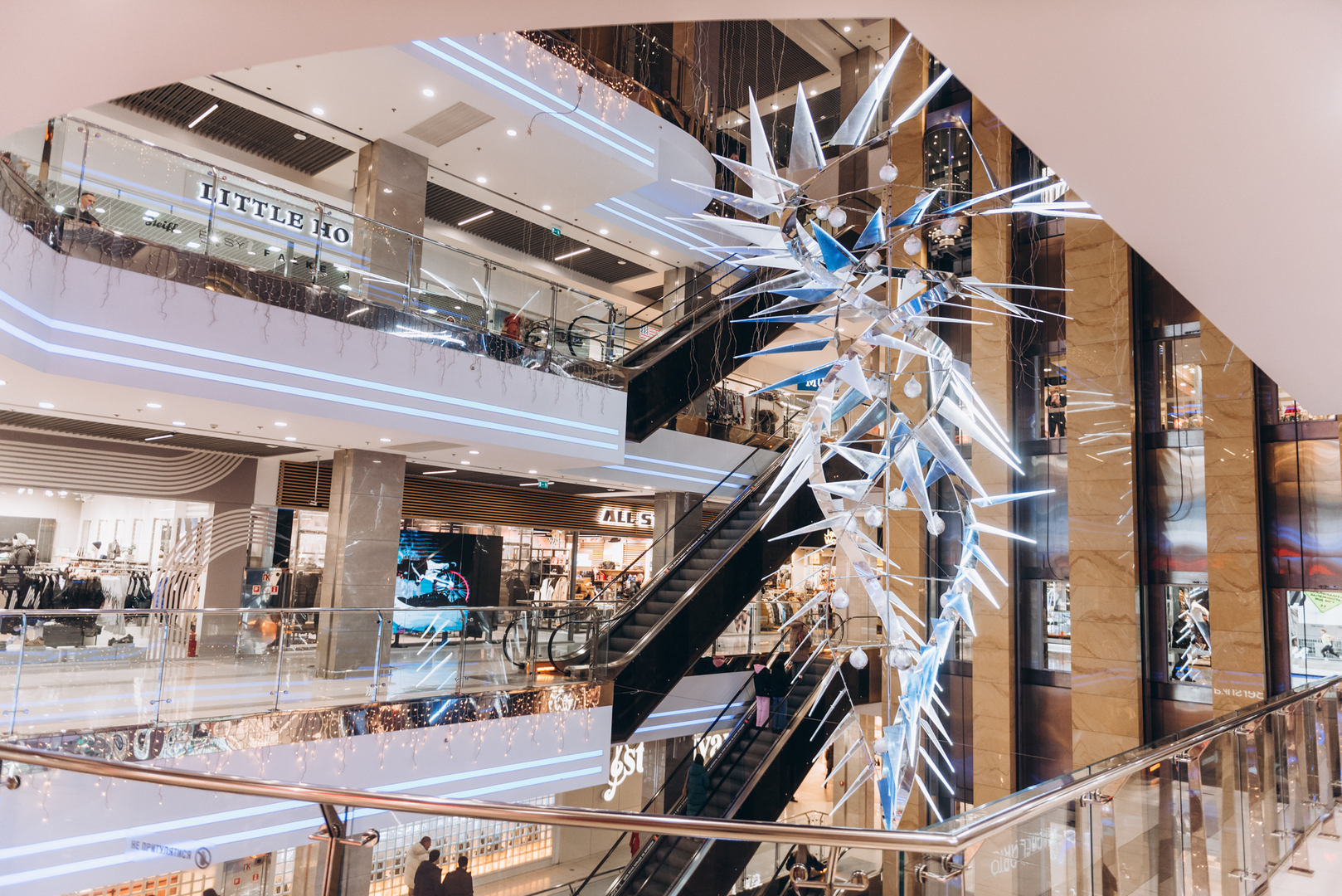 Новорічний декор 2024 в ТРЦ Gulliver image-18