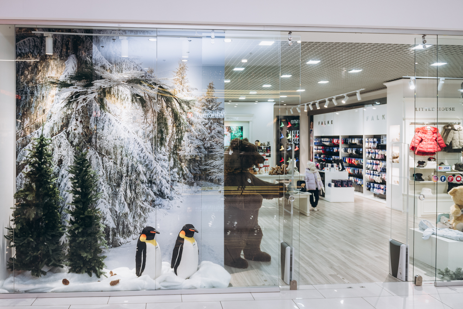 Новорічний декор 2024 в ТРЦ Gulliver image-35