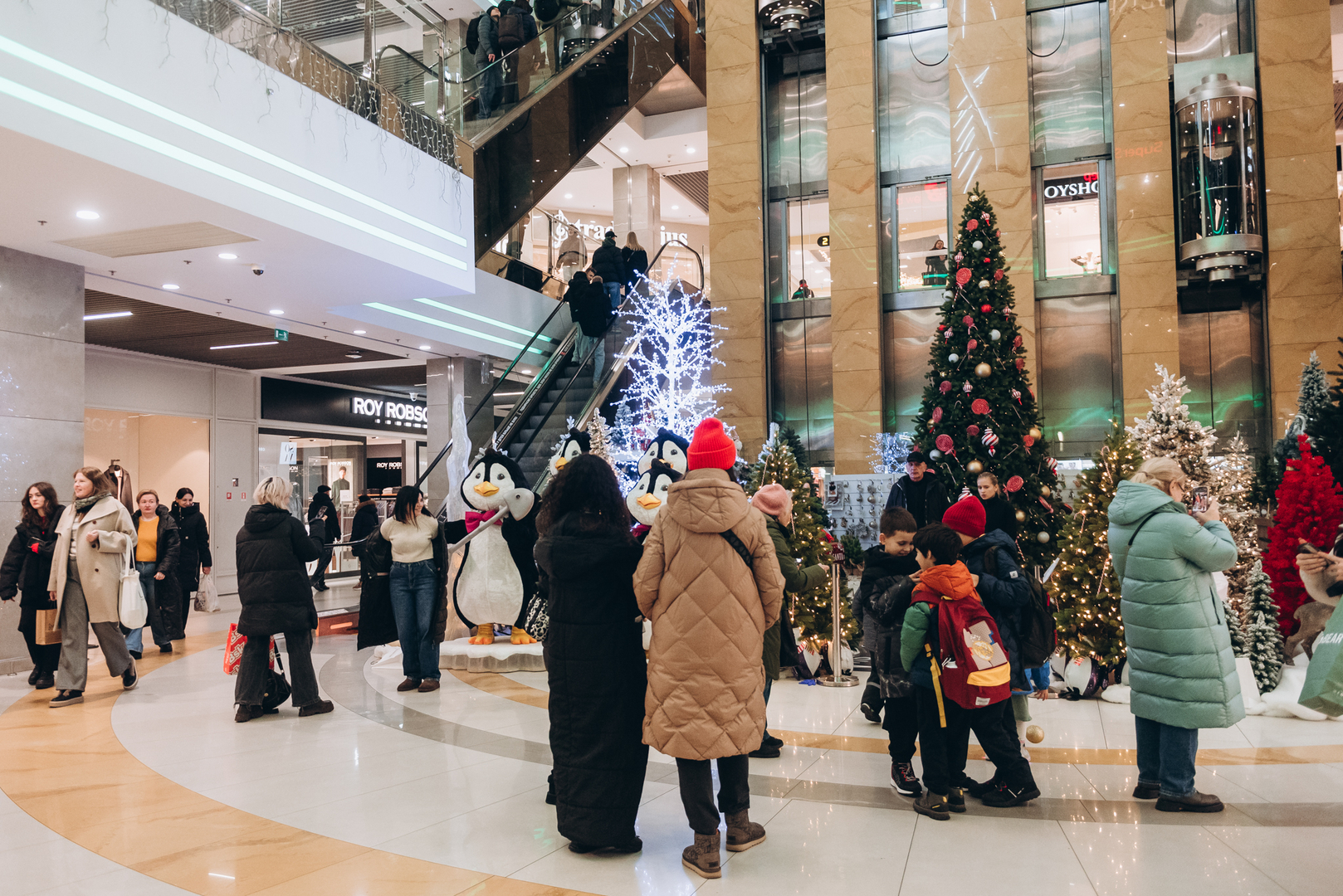 Новорічний декор 2024 в ТРЦ Gulliver image-80