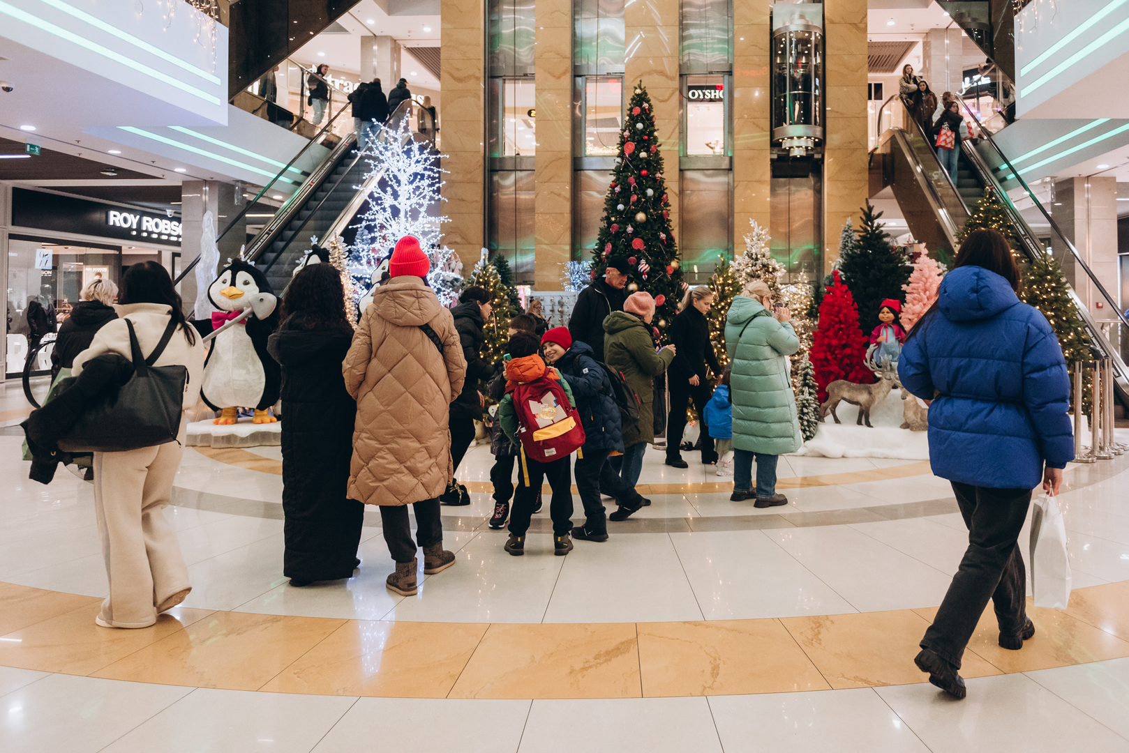 Новорічний декор 2024 в ТРЦ Gulliver image-81