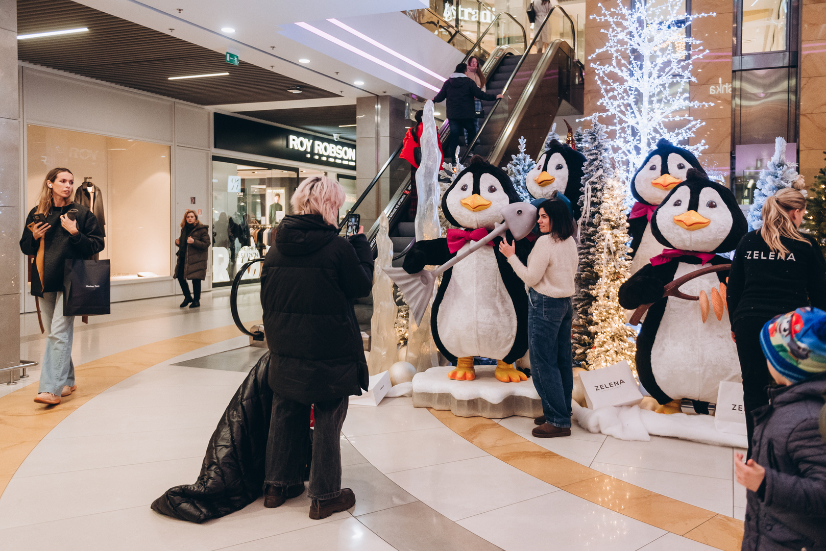 Новорічний декор 2024 в ТРЦ Gulliver image-83