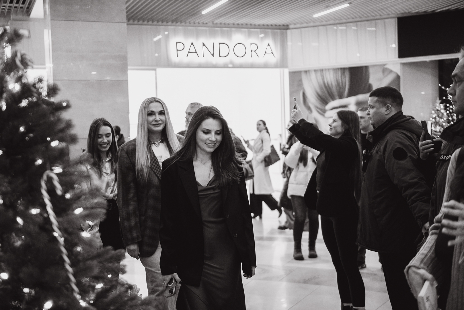 Фан-зустріч з акторами комедії «Збори ОСББ» image-1