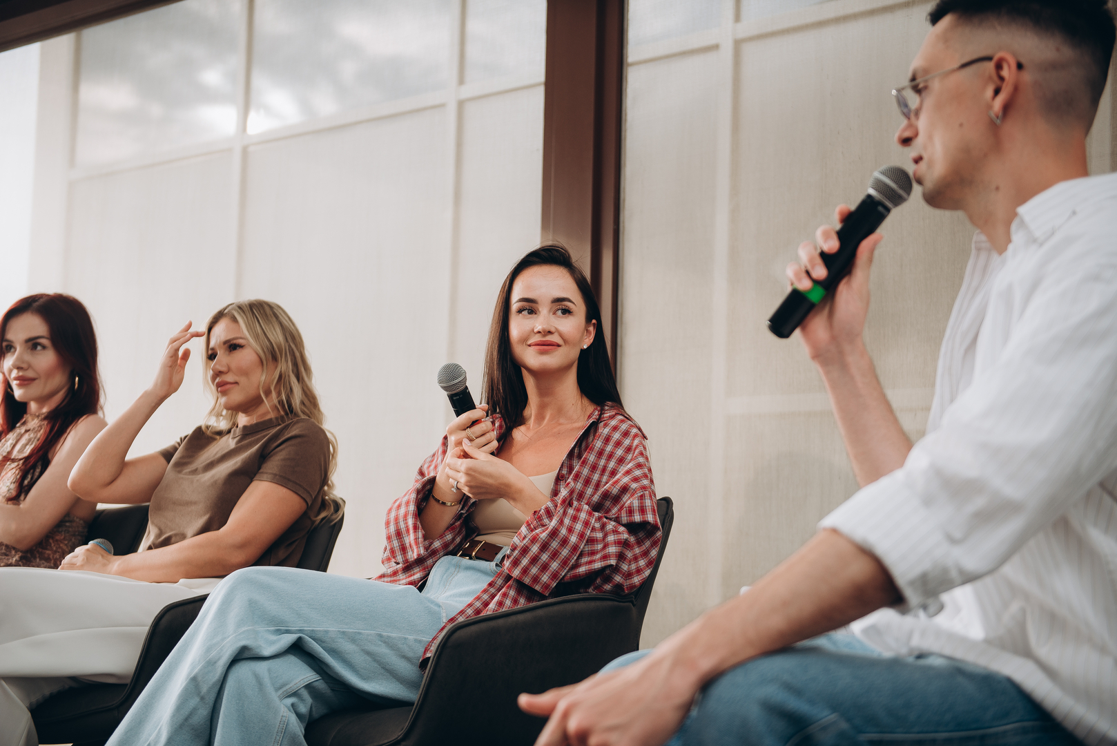 Тераса Talk з Тетяною Парфільєвою, MamaRika та Alena Omargalieva  image-89