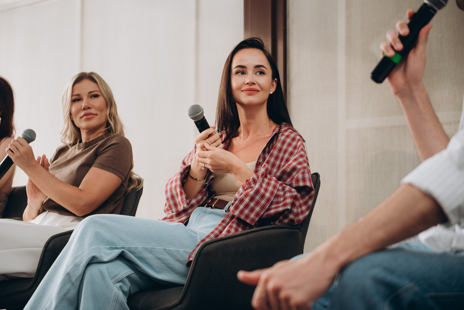 Тераса Talk з Тетяною Парфільєвою, MamaRika та Alena Omargalieva  image-93