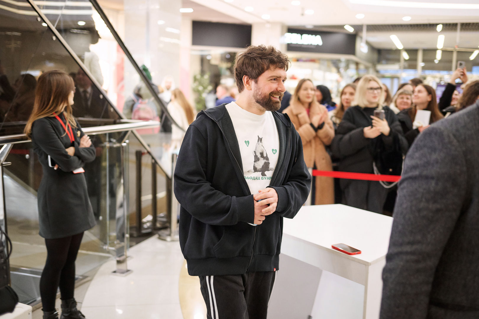 Автограф-сесія з акторами фільму &quot;Песики&quot; image-11