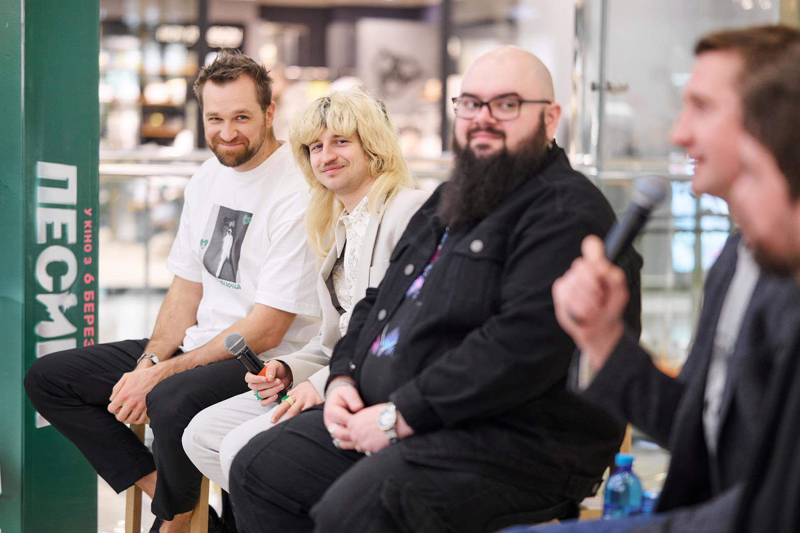 Автограф-сесія з акторами фільму &quot;Песики&quot; image-13