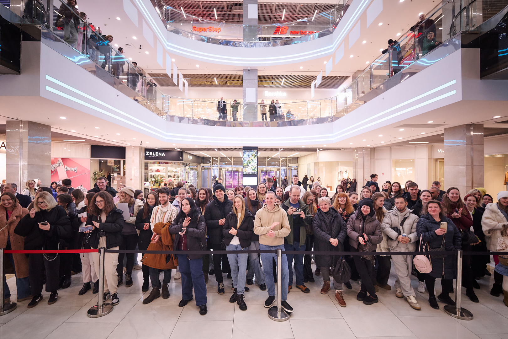 Автограф-сесія з акторами фільму &quot;Песики&quot; image-32