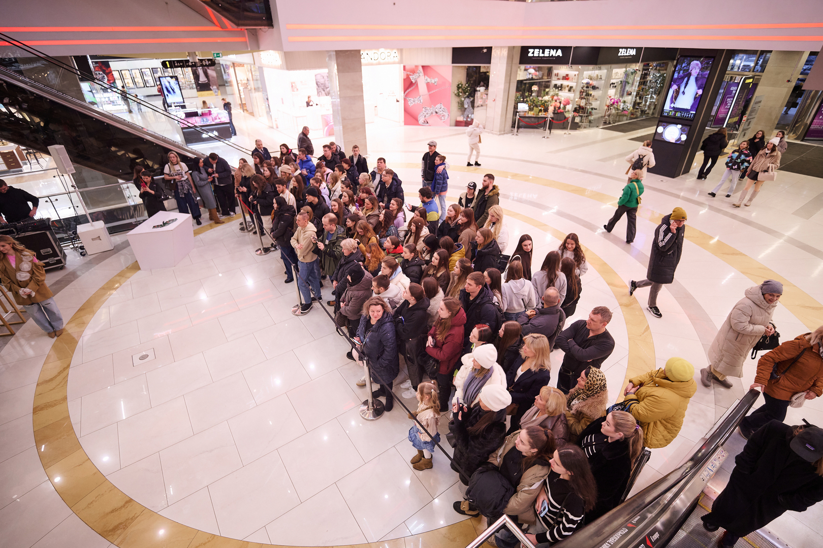 Автограф-сесія з акторами фільму &quot;Песики&quot; image-33