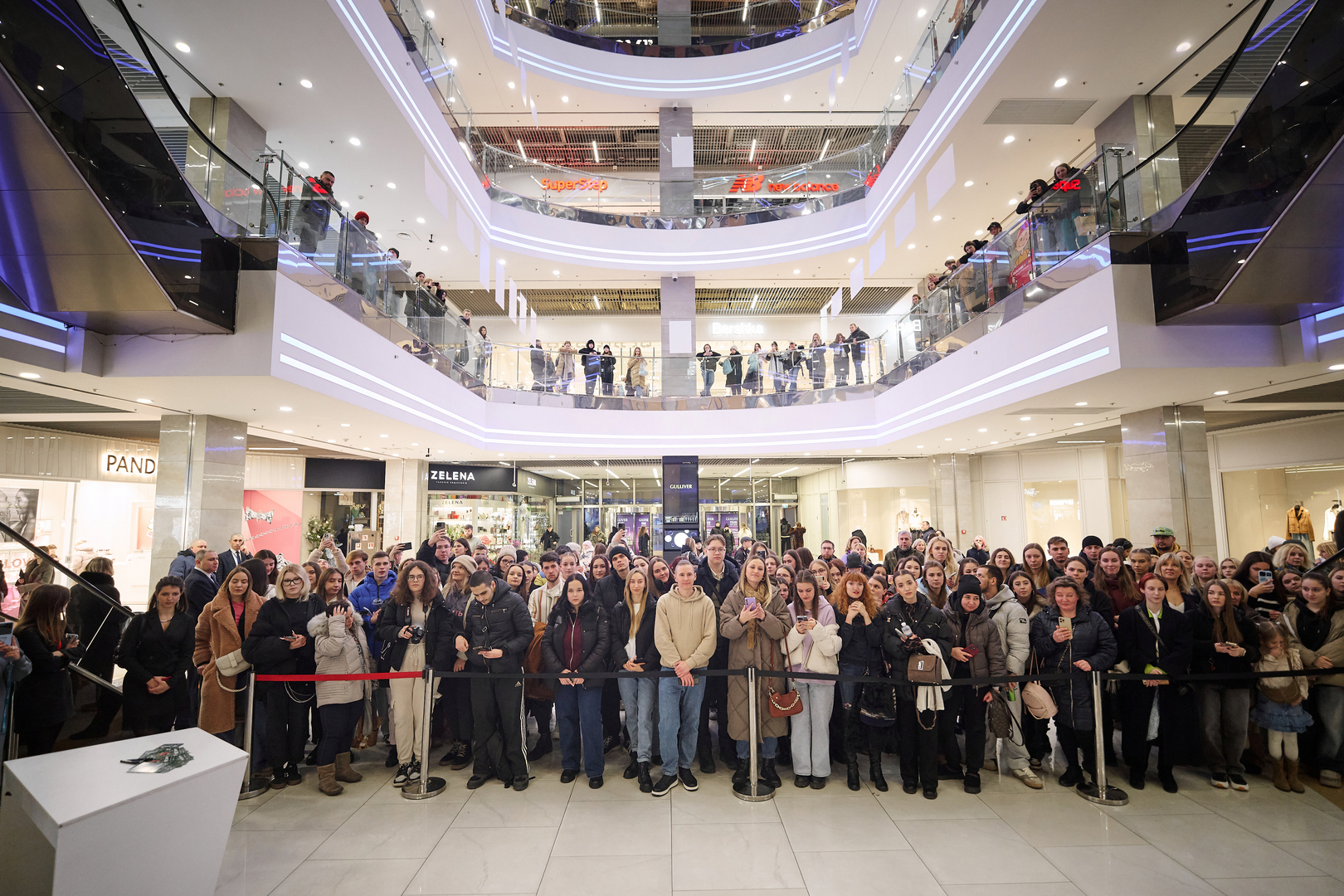 Автограф-сесія з акторами фільму &quot;Песики&quot; image-54