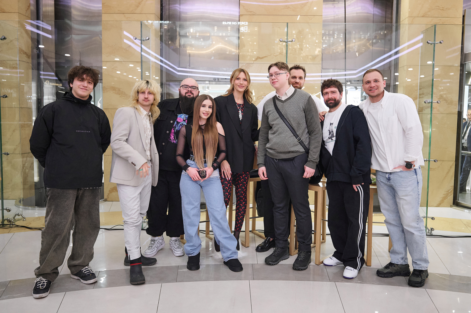 Автограф-сесія з акторами фільму &quot;Песики&quot; image-71