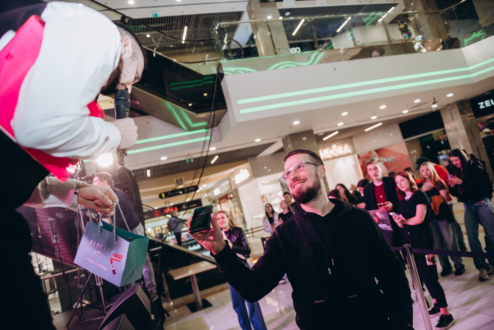 &quot;Весна у Gulliver – час святкувати!&quot; за участі: Єгора Андрюшина, Насті Цимбалару, Олени Тополі та Валентини Олеярник та розіграш від TOUS  image-40