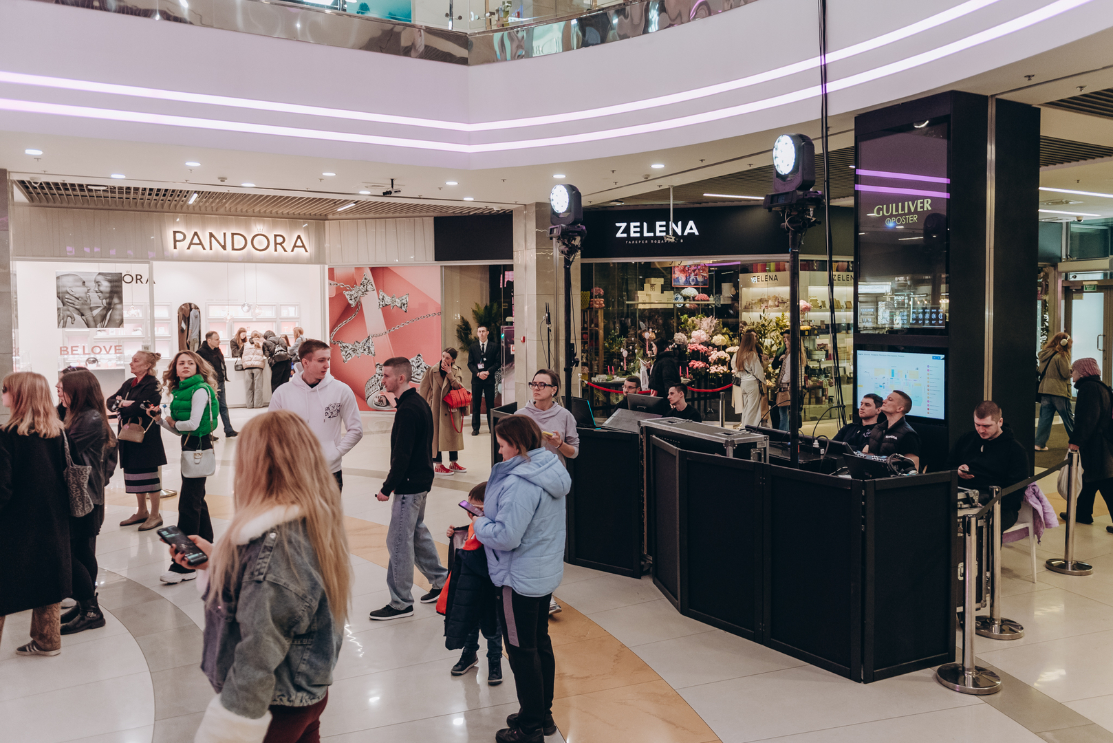 &quot;Весна у Gulliver – час святкувати!&quot; за участі: Єгора Андрюшина, Насті Цимбалару, Олени Тополі та Валентини Олеярник та розіграш від TOUS  image-115