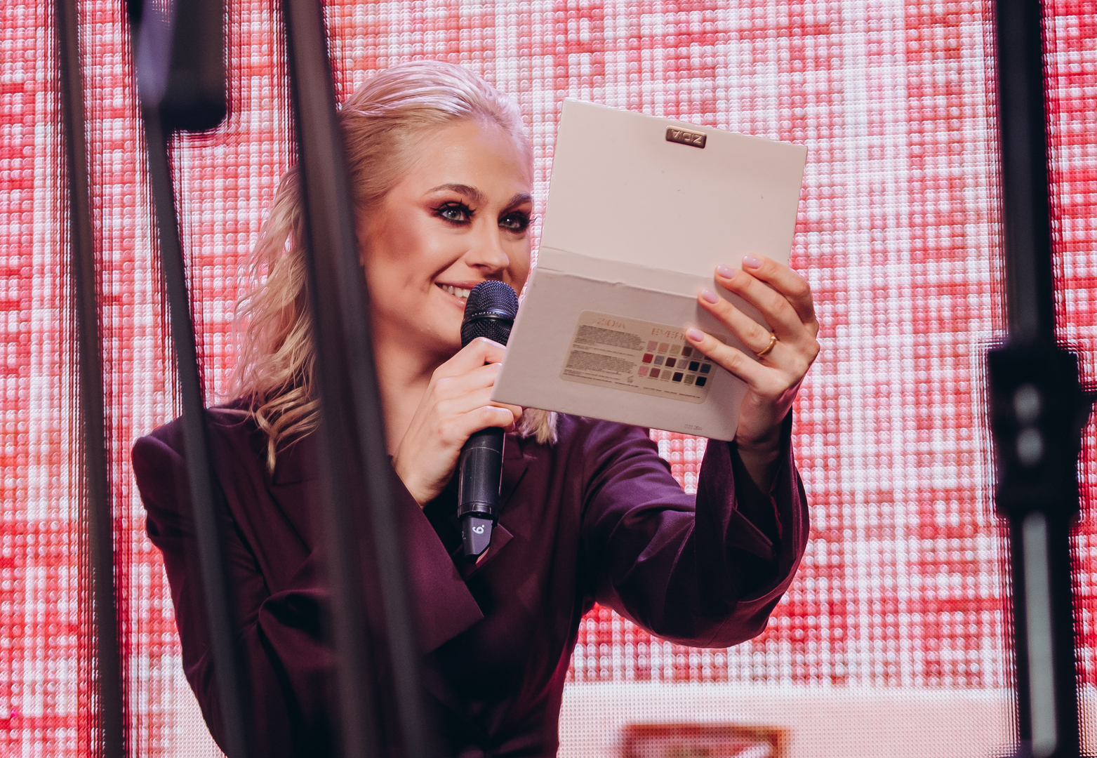 &quot;Весна у Gulliver – час святкувати!&quot; за участі: Єгора Андрюшина, Насті Цимбалару, Олени Тополі та Валентини Олеярник та розіграш від TOUS  image-126