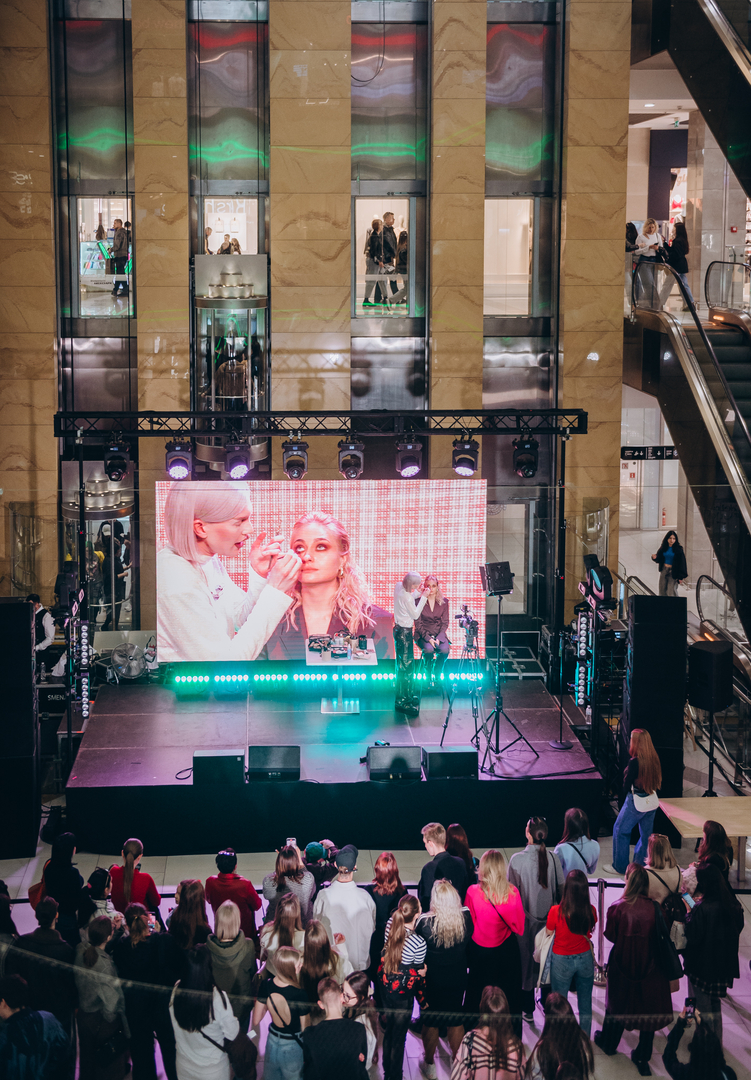 &quot;Весна у Gulliver – час святкувати!&quot; за участі: Єгора Андрюшина, Насті Цимбалару, Олени Тополі та Валентини Олеярник та розіграш від TOUS  image-132