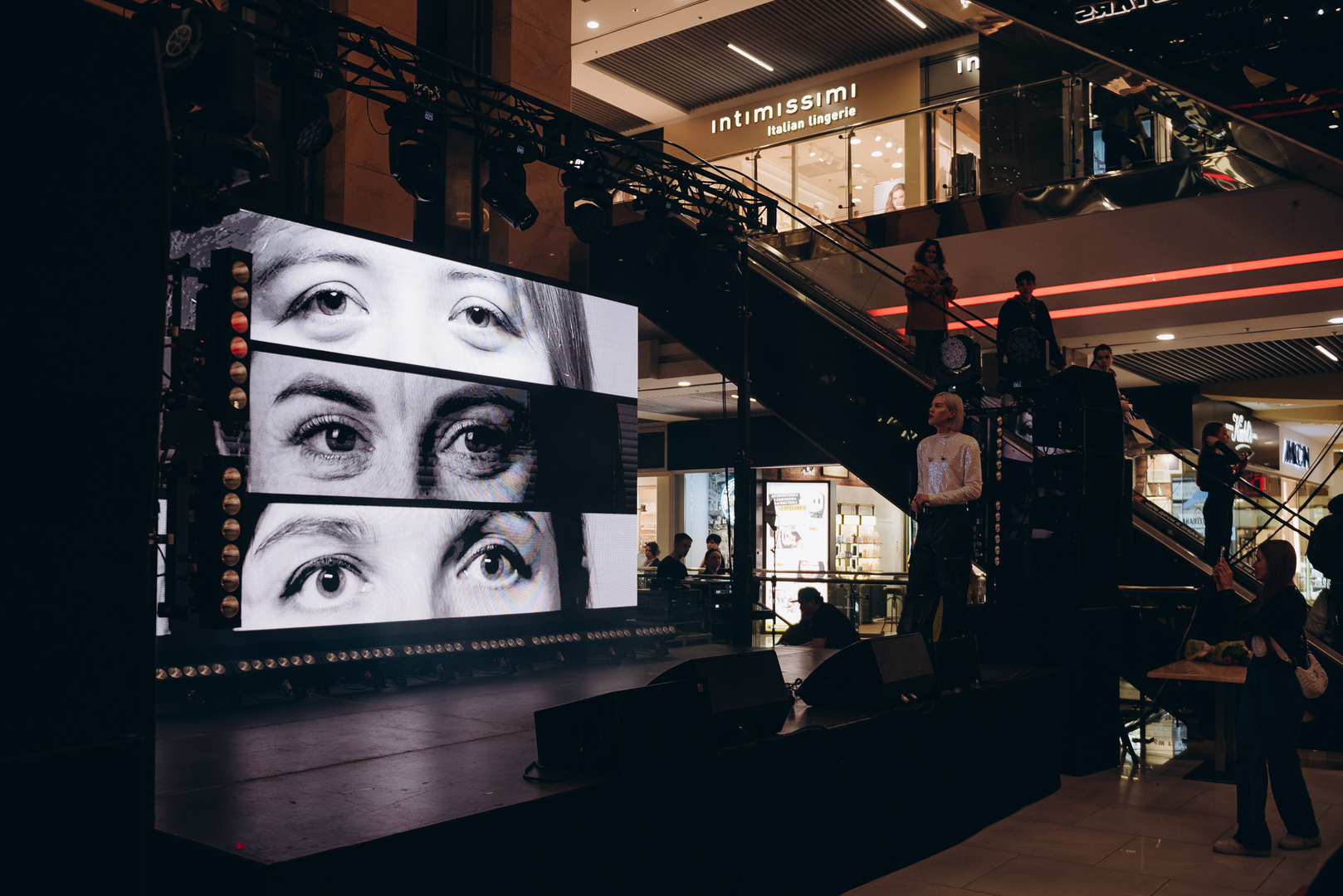 &quot;Весна у Gulliver – час святкувати!&quot; за участі: Єгора Андрюшина, Насті Цимбалару, Олени Тополі та Валентини Олеярник та розіграш від TOUS  image-169