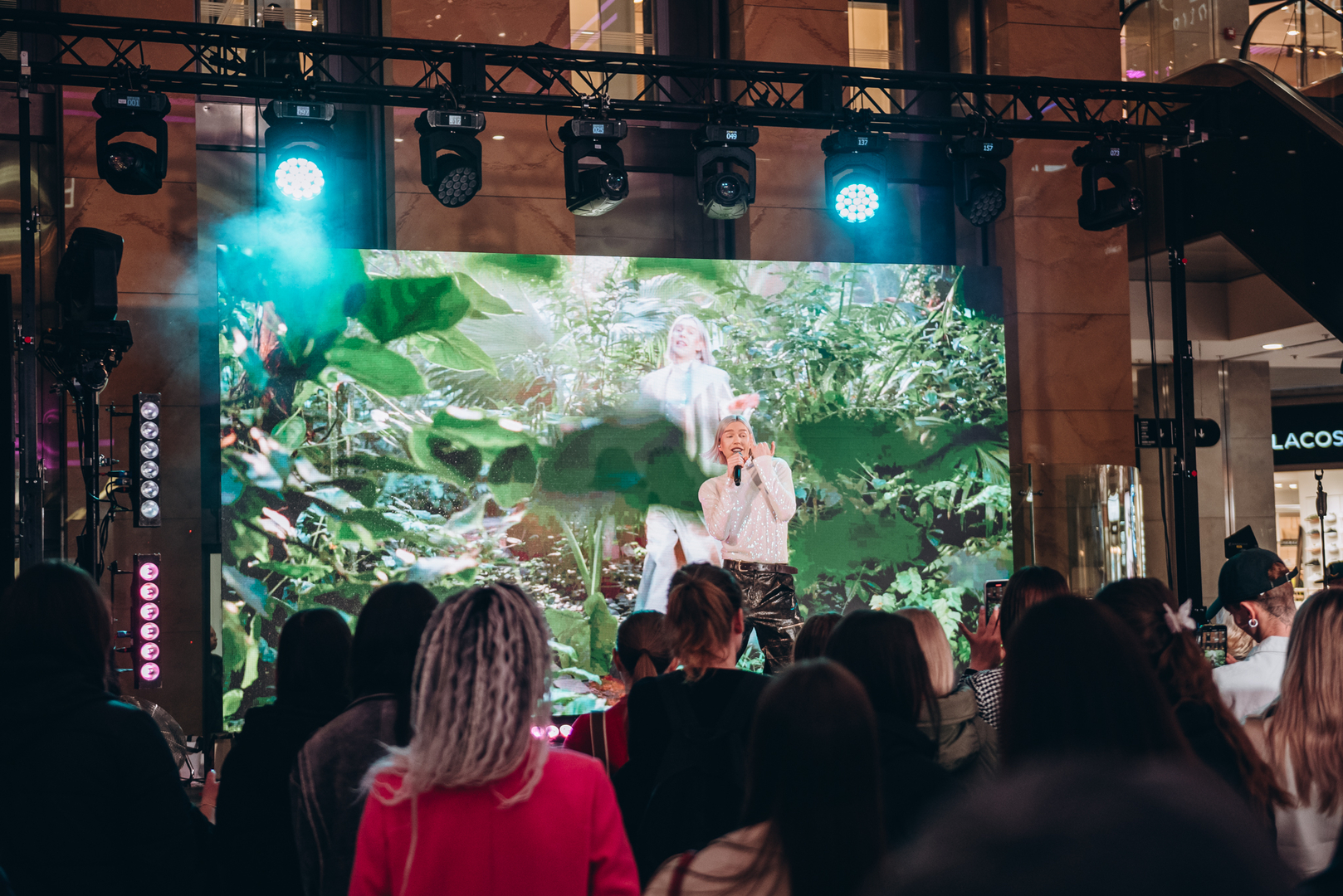 &quot;Весна у Gulliver – час святкувати!&quot; за участі: Єгора Андрюшина, Насті Цимбалару, Олени Тополі та Валентини Олеярник та розіграш від TOUS  image-177