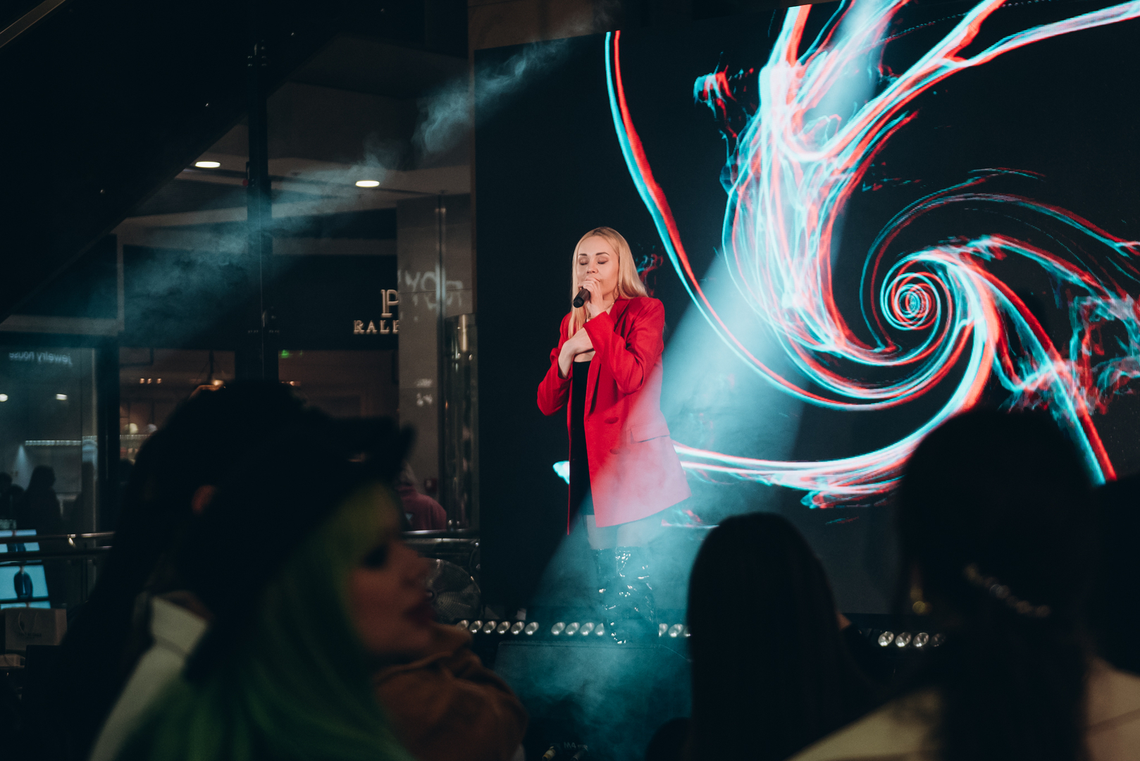 &quot;Весна у Gulliver – час святкувати!&quot; за участі: Єгора Андрюшина, Насті Цимбалару, Олени Тополі та Валентини Олеярник та розіграш від TOUS  image-214