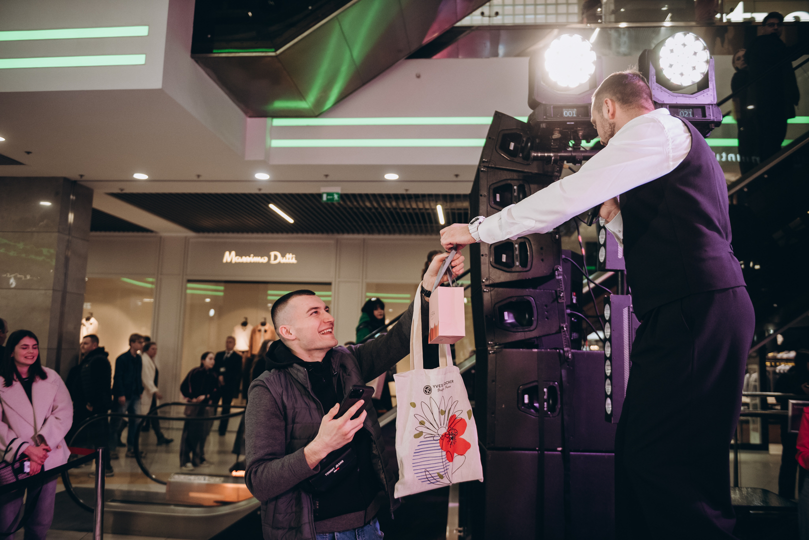 &quot;Весна у Gulliver – час святкувати!&quot; за участі: Єгора Андрюшина, Насті Цимбалару, Олени Тополі та Валентини Олеярник та розіграш від TOUS  image-229